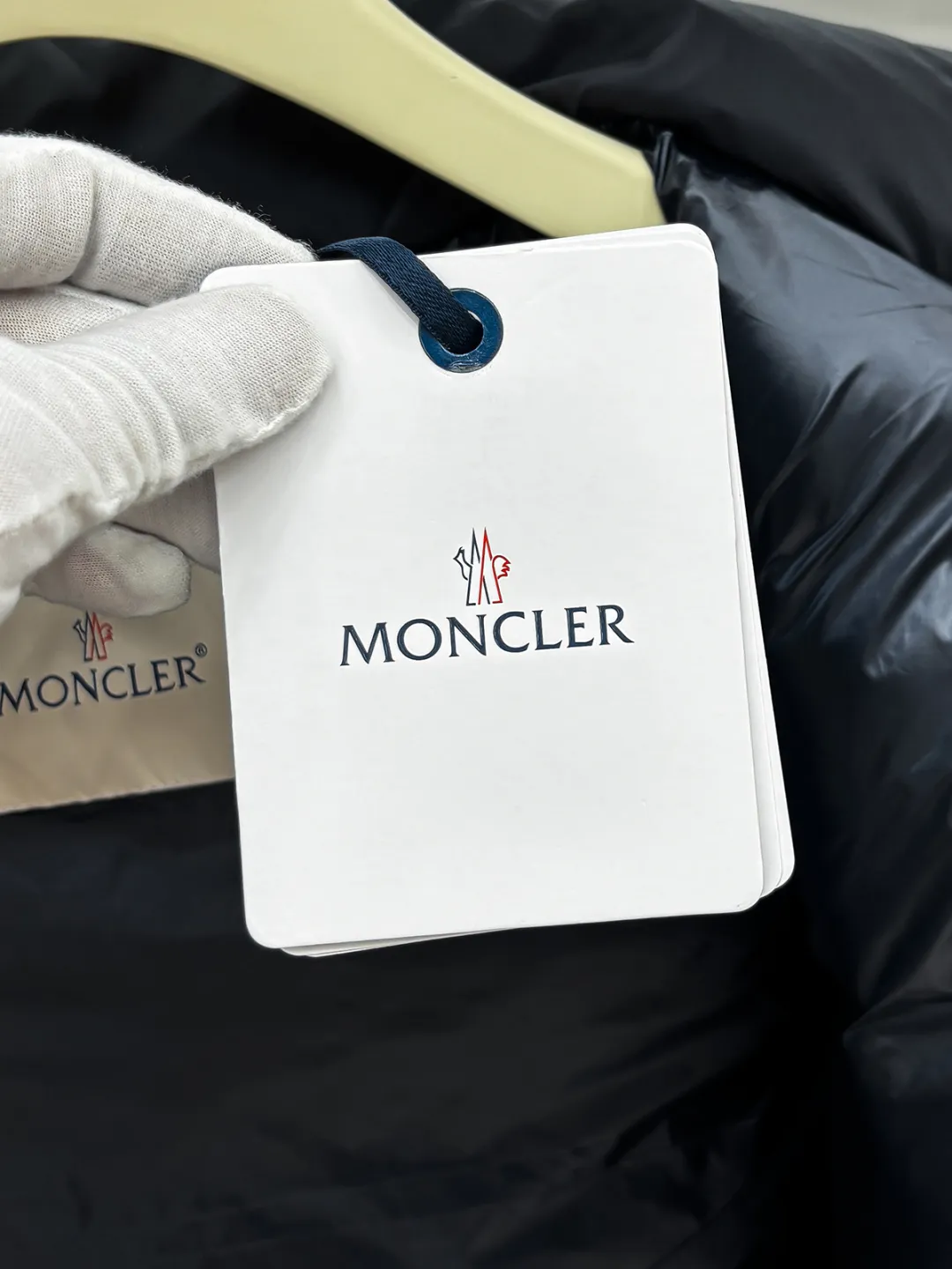 Tibb Moncler Classic ， 80 。 longue saison ， 。 。 ： longue saison Longue saison ， ， Same Style :Black 25001Size : 1-5 1 ： 46cm- 116cm- 65cm 2 ： 48cm- 118cm- 67cm 3 ： 50cm- 120cm- 69cm 4 : 52cm- 122cm- 71cm 5 : 54cm- 124cm- 73cm